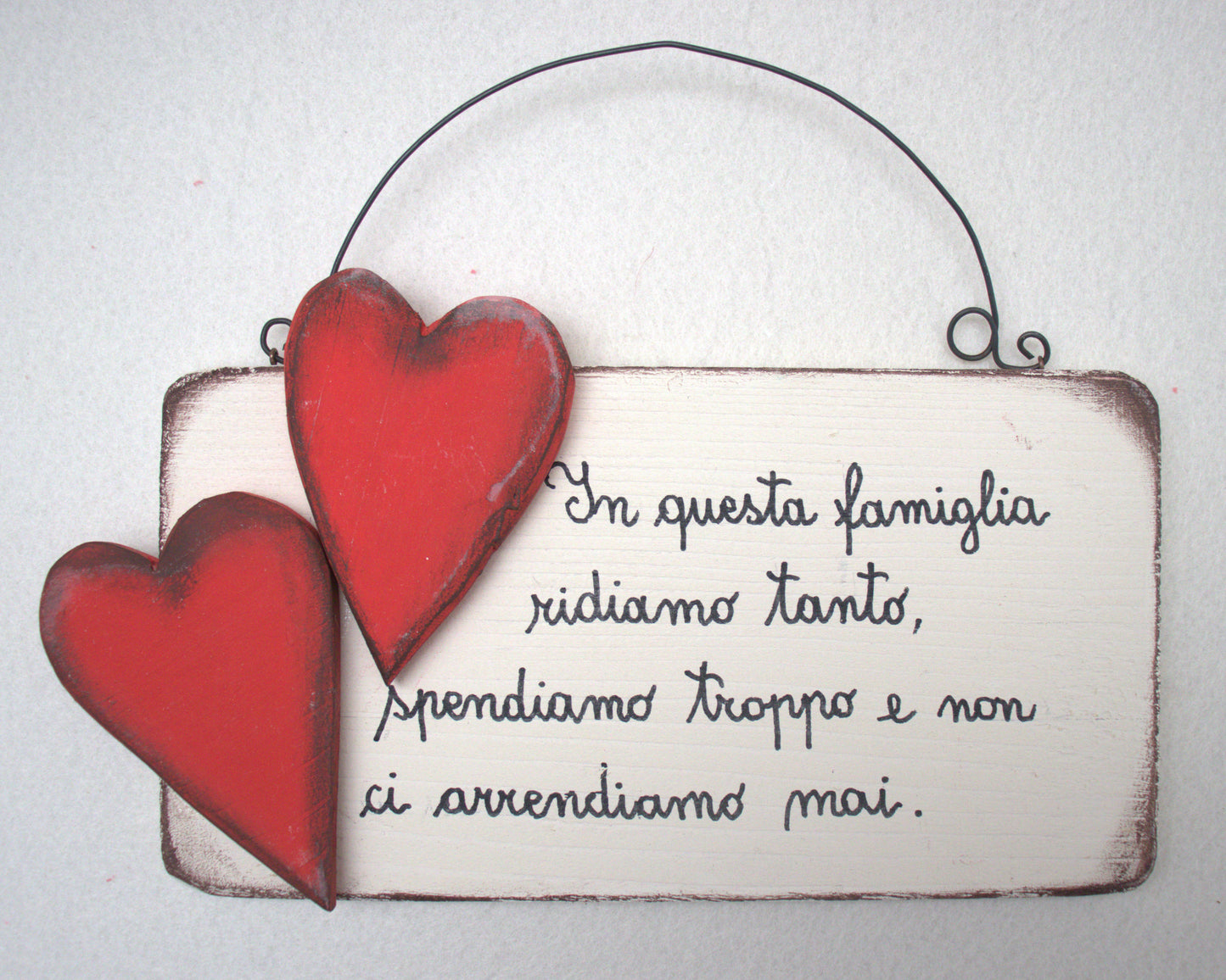 Targhetta con cuori rossi