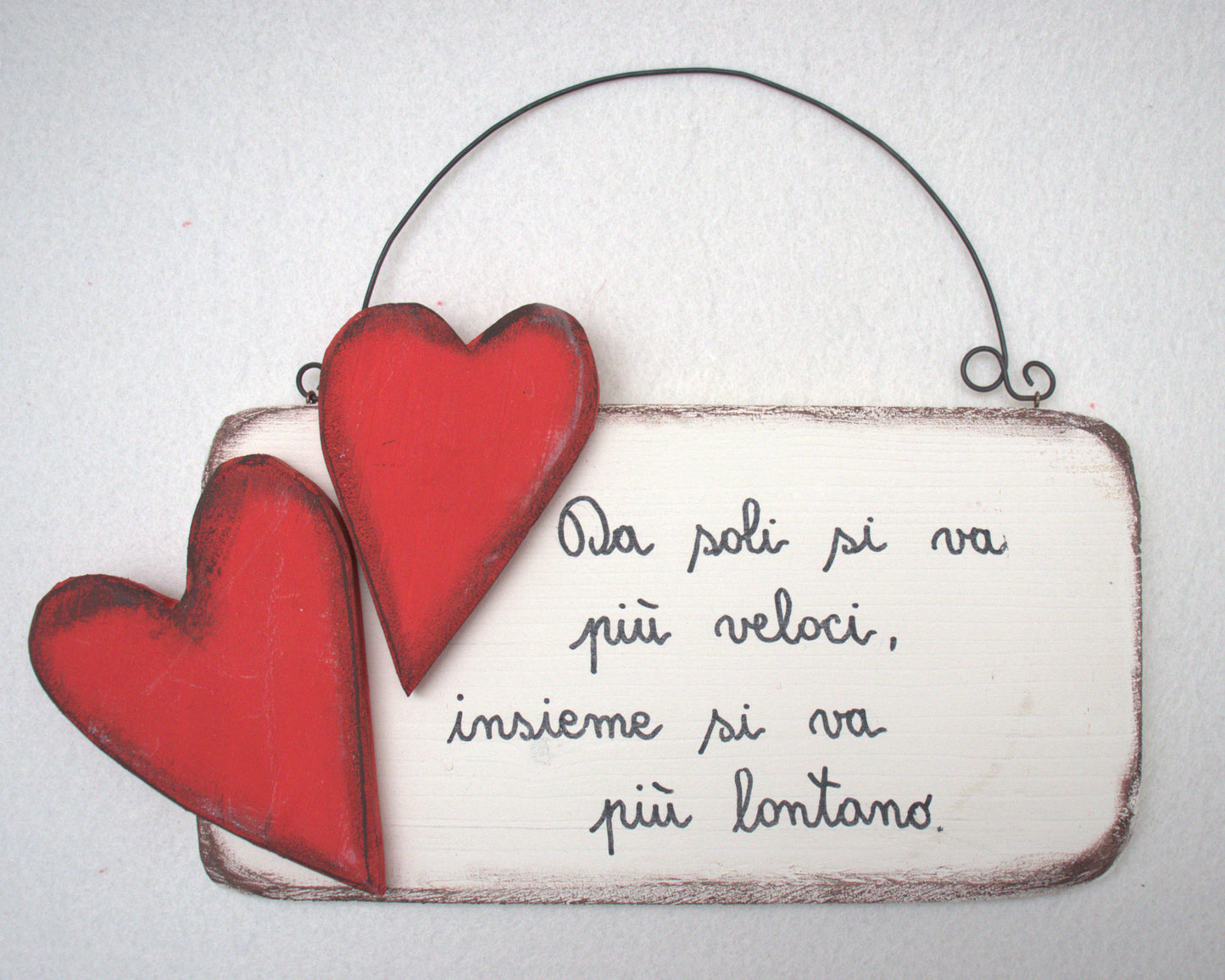 Targhetta con cuori rossi