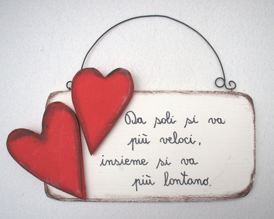 Targhetta con cuori rossi